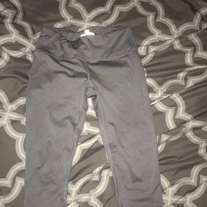 Grey cropped spandex 90 degree leggings